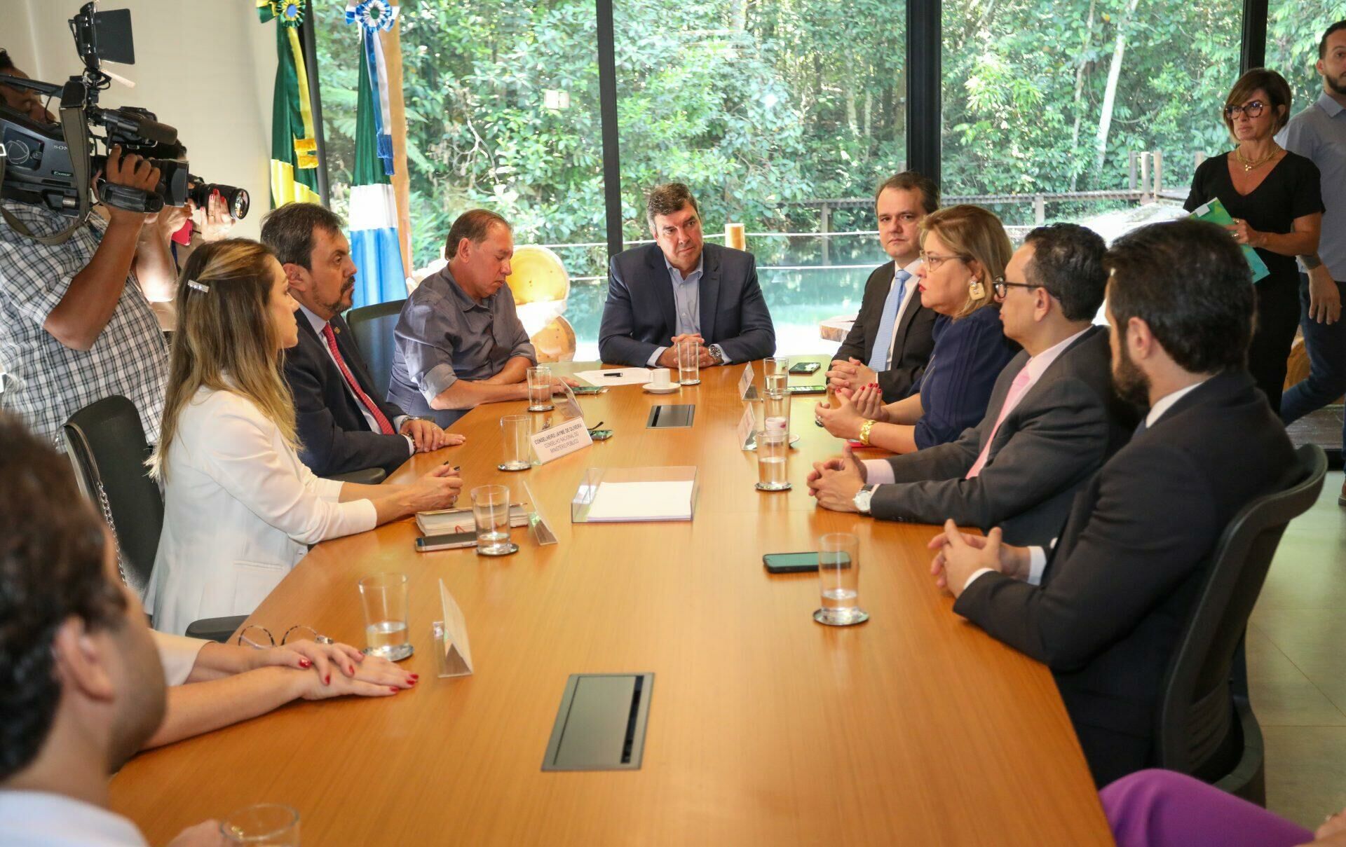 Imagem de compartilhamento para o artigo Eduardo Riedel assina termo de adesão ao Pacto Nacional pela Consciência Vacinal da MS Todo dia